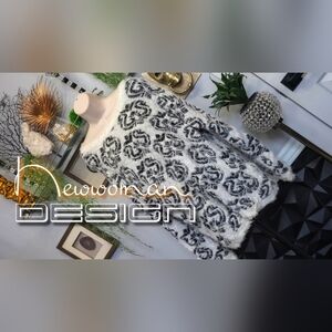 New Woman Design Damask Design Faux Fur Sweater XL